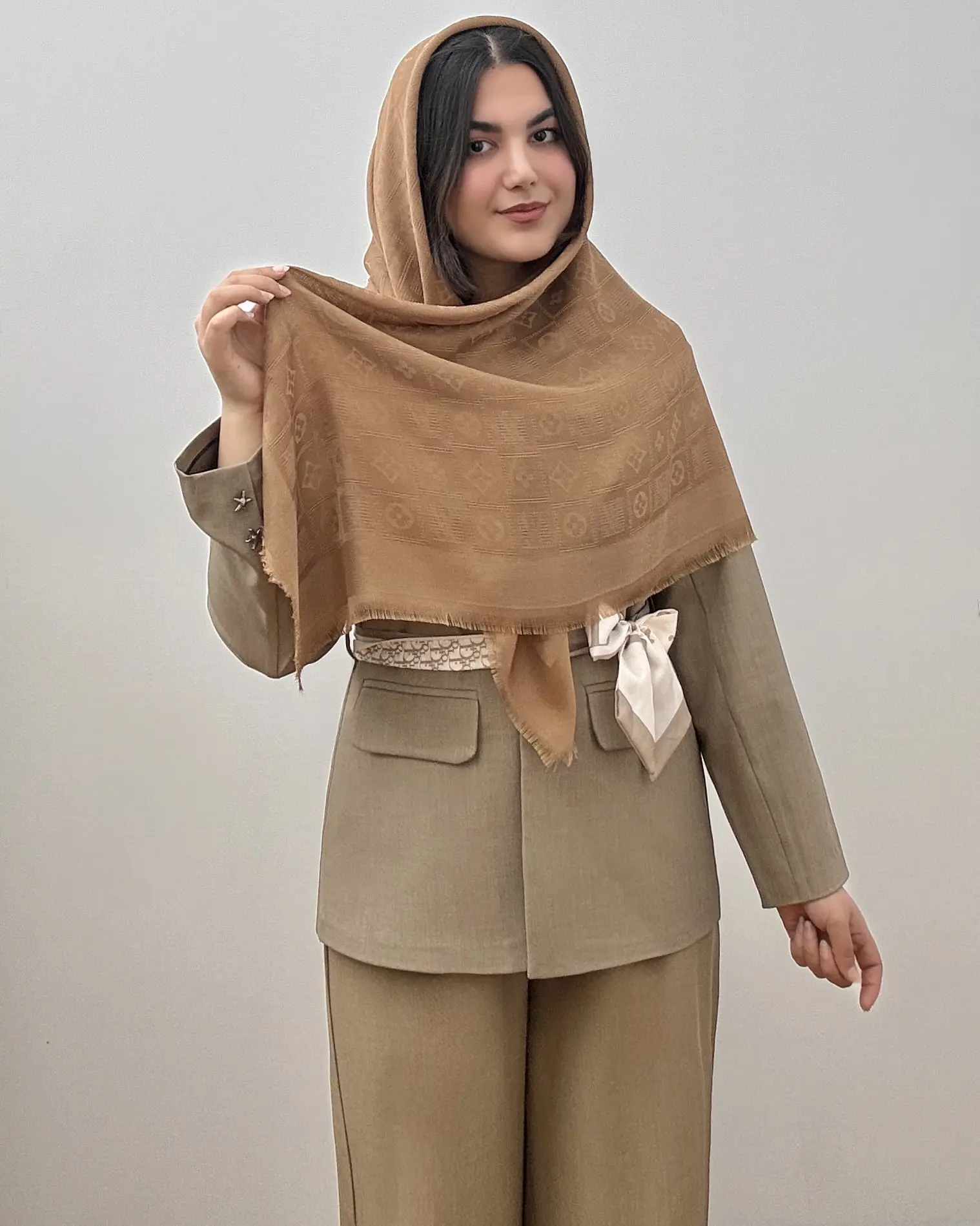 روسری طرحدار نخی